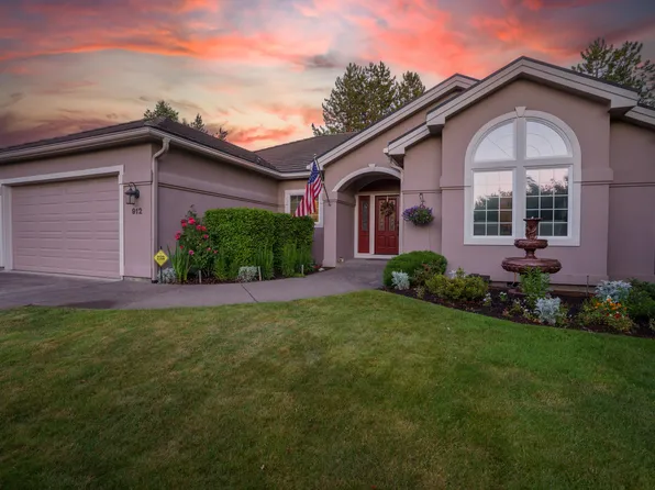 912 Mountain View Dr, Medford, OR 97504