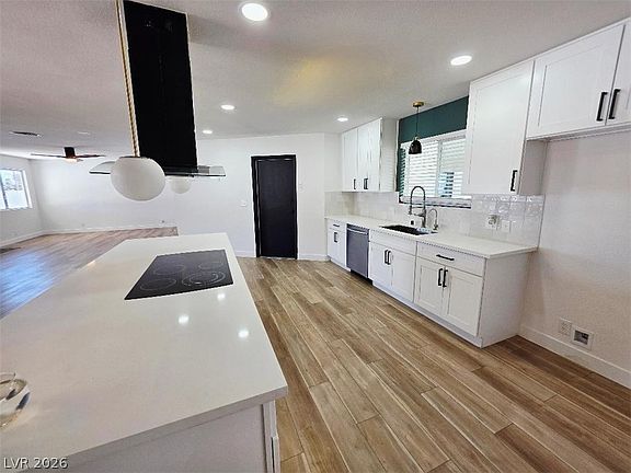 4th image of 3420 W Warm Springs Rd