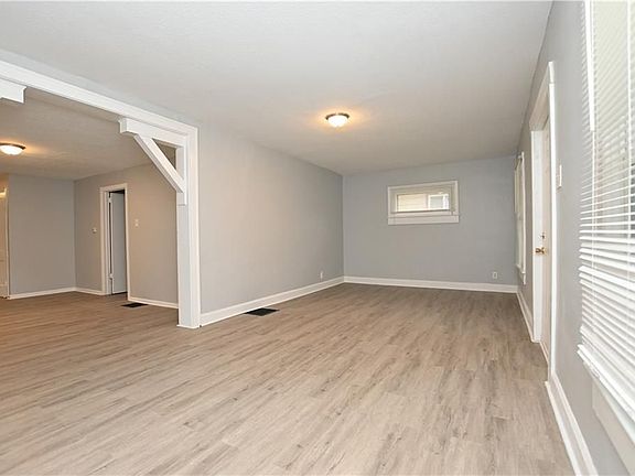5th image of 1428 N Belleview Pl