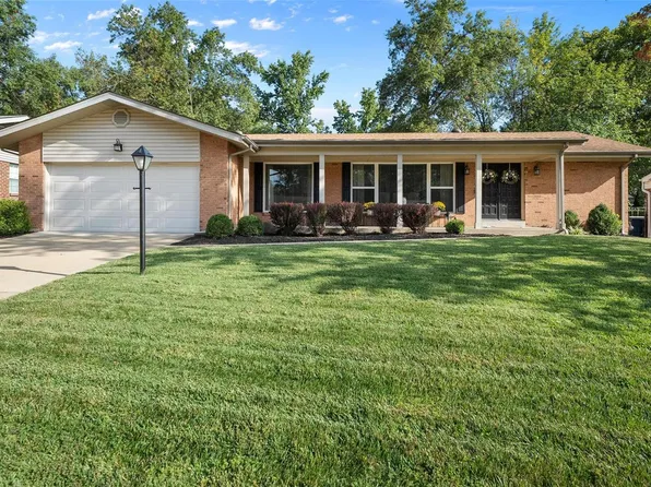 10429 Gregory Ct, Saint Louis, MO 63128