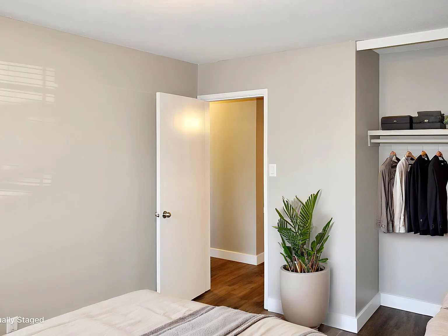 McCam 4 Apartments — Photo 4