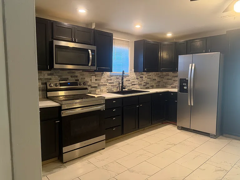 1501 S Prospect Ave — Photo 2