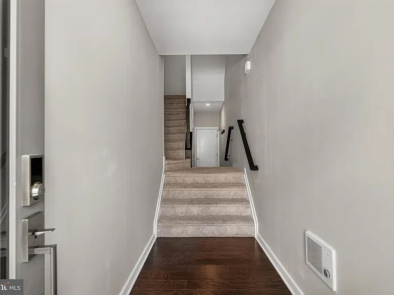 23685 Hopewell Manor Ter — Photo 5