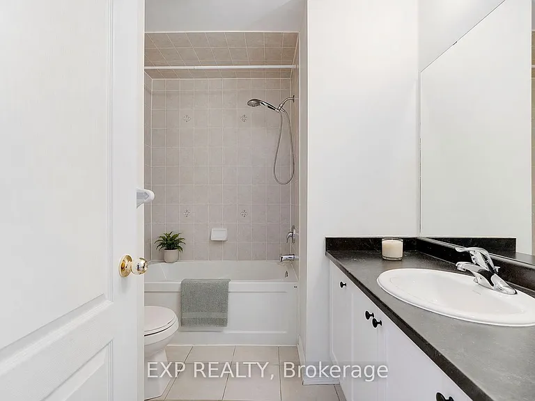 38 Miami Grv — Photo 19