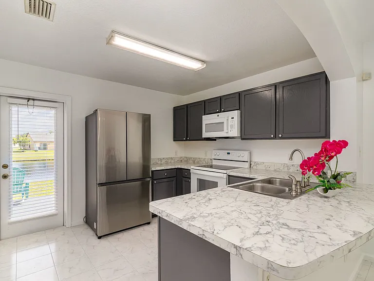 1165 Luminary Cir #102 — Photo 8