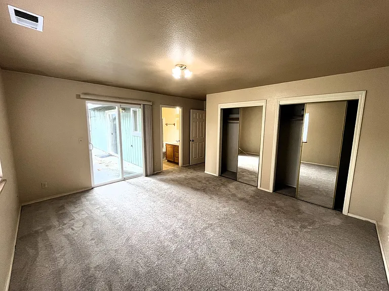 1426 Underwood Ct — Photo 11