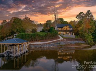 6233 Riviera Run Estates Dr, Hickory, NC 28601