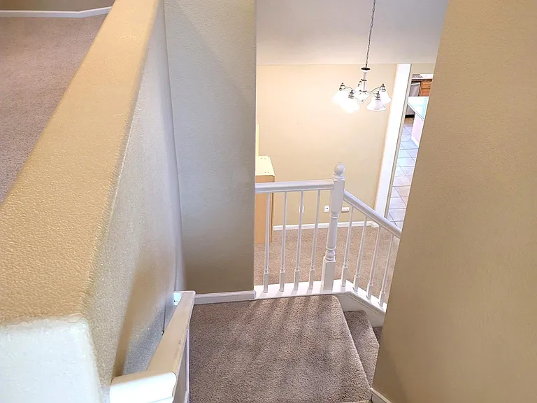 533 Stirling Ct — Photo 7
