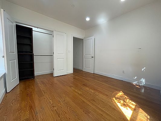 2nd image of 28 W 132nd St #3E