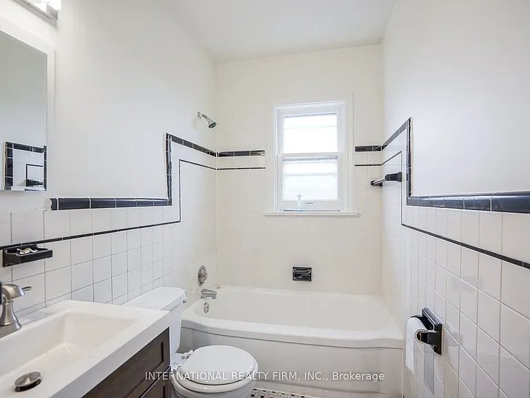 293 Indian Grv W #3 — Photo 6