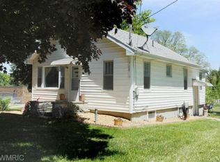 4041 Hennessey Rd, Watervliet, MI 49098