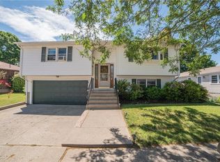 10 Scott Dr, Riverside, RI 02915