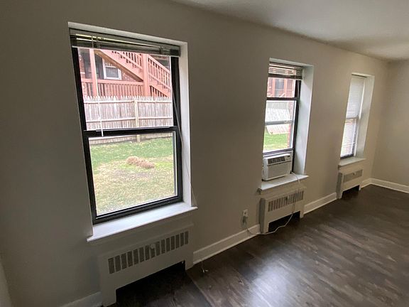 3rd image of 6244 Oakland Ave #108