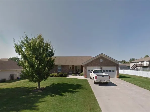 513 S Dyer St, Odessa, MO 64076