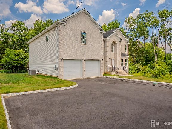 3rd image of 840 Ridge Rd