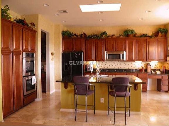 5th image of 10266 Romantico Dr