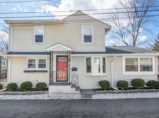 6 Spring Ln, West Caldwell, NJ 07006