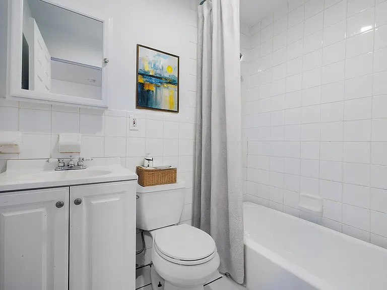 511 E 6th St #5F — Photo 5