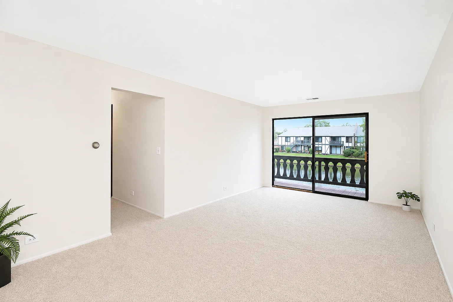 3 bed, 1275 sqft, $2,690 — Photo 3