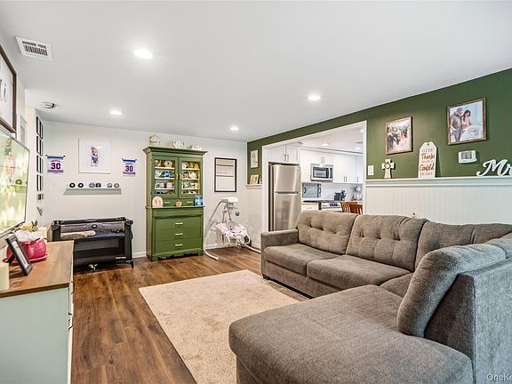 5th image of 128 Birchwood Road