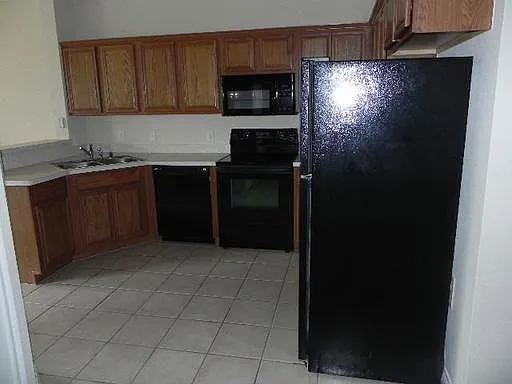 2 bed, 2.5 bath, 1597 sqft, $2,240 — Photo 3