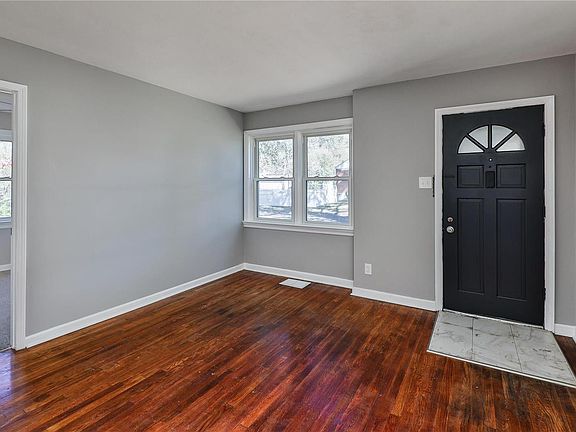3rd image of 1465 W Duchesne Dr