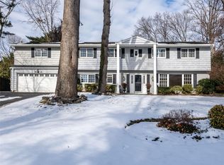 76 Hemlock Rd, Manhasset, NY 11030