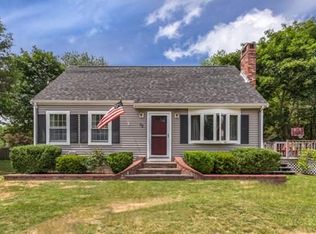 75 Hamilton Rd, Wrentham, MA 02093