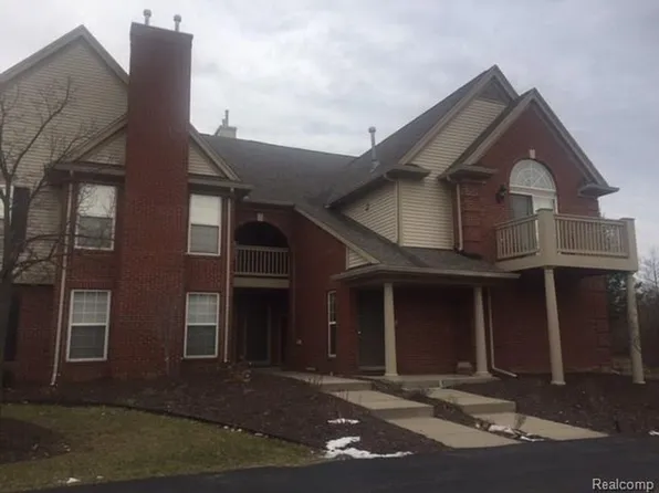 28251 Carlton Way Dr, Novi, MI