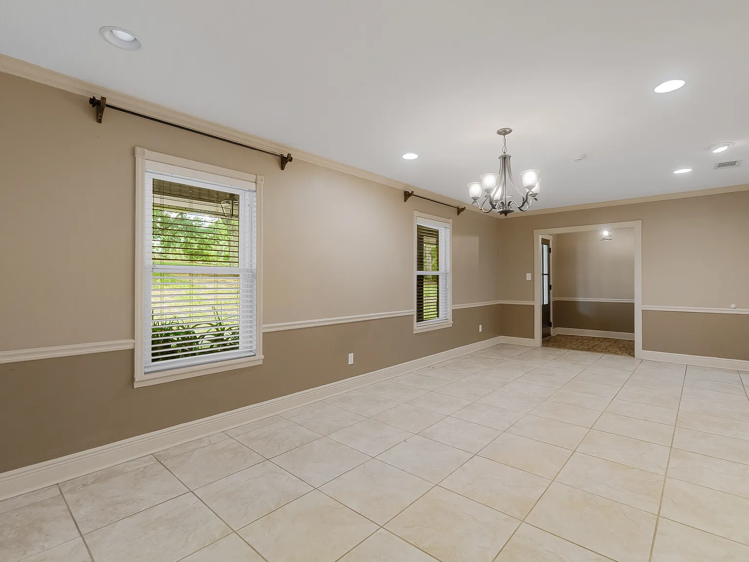3 bed, 3062 sqft, $2,300 — Photo 3