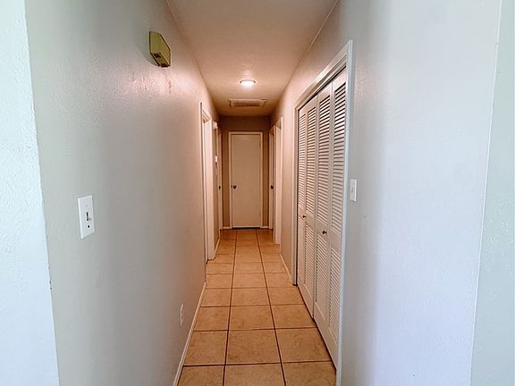 3rd image of 1118 S Dexter Dr