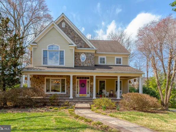 7902 Lee Ave, Alexandria, VA 22308