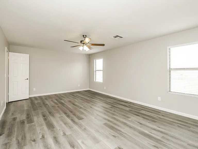 2236 E Spruce Dr — Photo 9