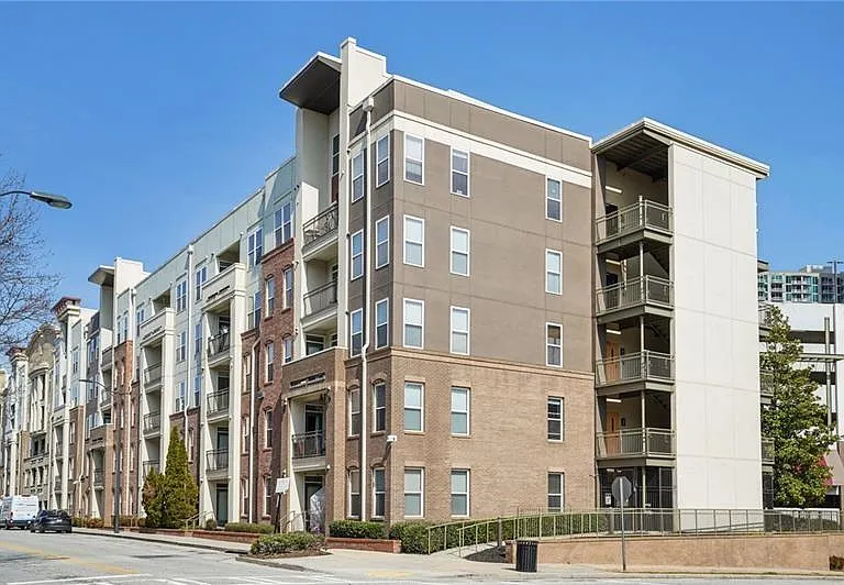 390 17th St NW #6009 — Photo 2