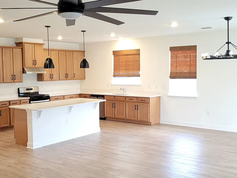 214 Santos Ln — Photo 17
