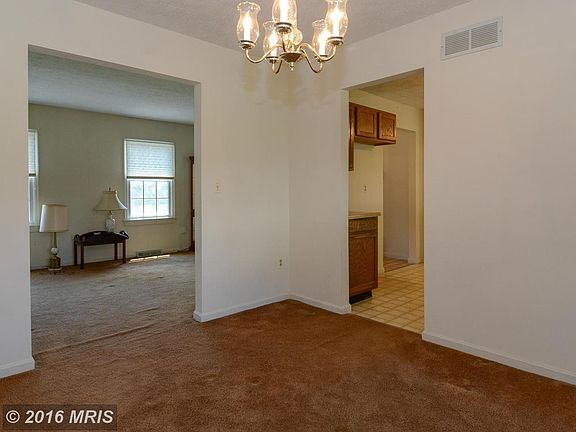 Dining Room View to LR & Kitchen