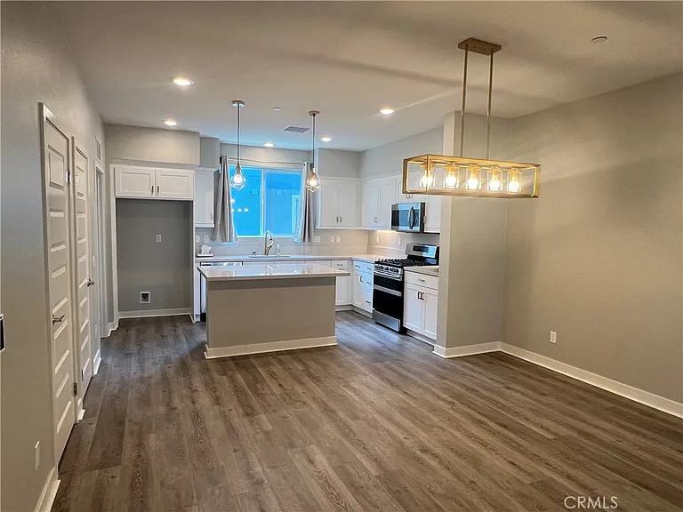 7358 Parker Ln — Photo 1