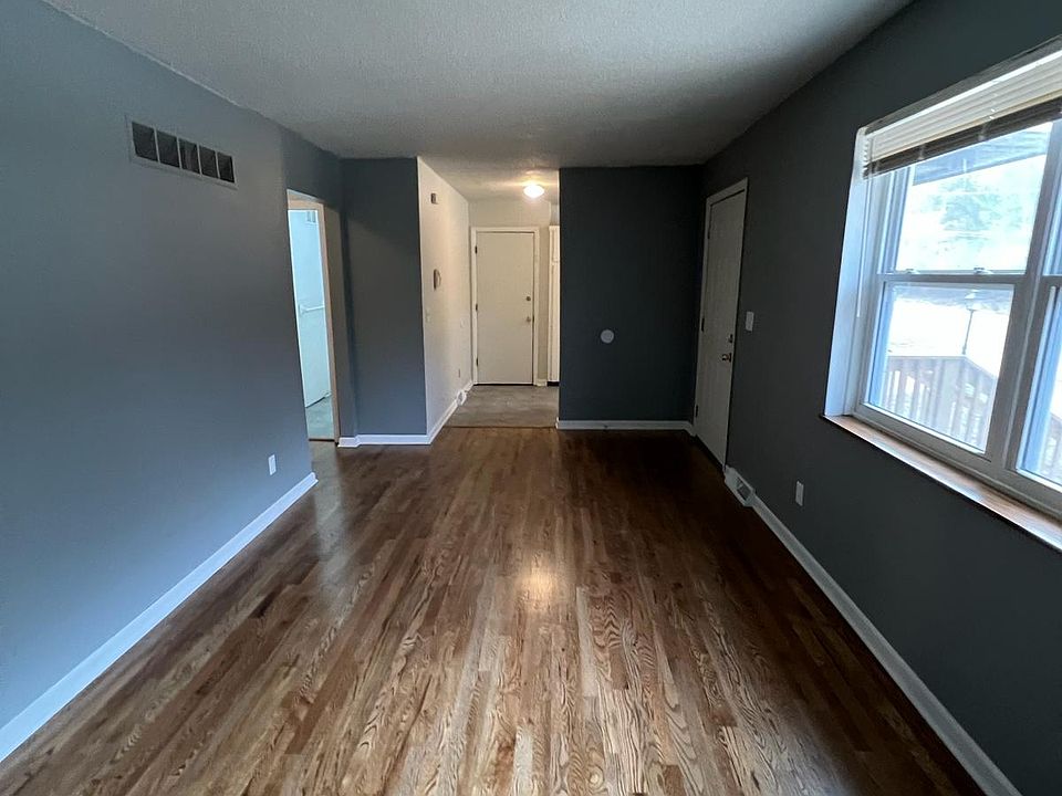 1st image of 2805 Glenrose Ln