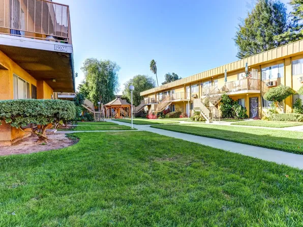 Reseda Village Green