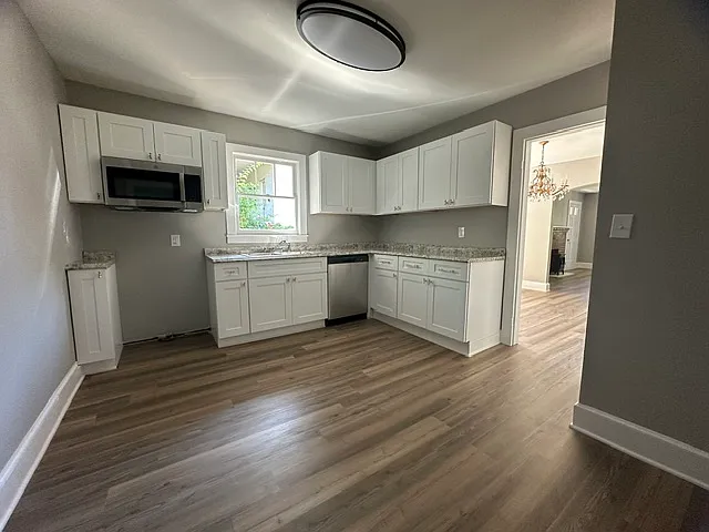200 Pearl St — Photo 3