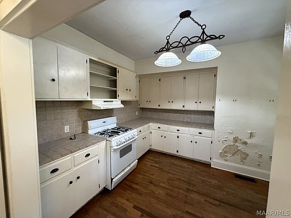 5th image of 3165 Lexington Rd