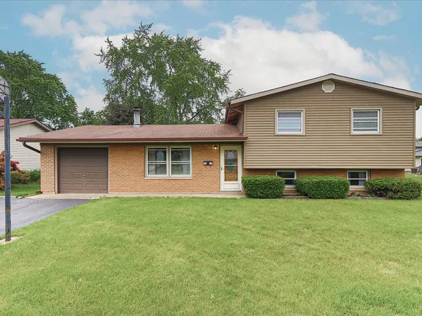 1411 Walnut Ave, Hanover Park, IL 60133