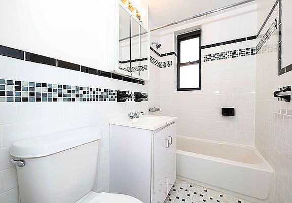 4th image of 4305 47th St APT A43