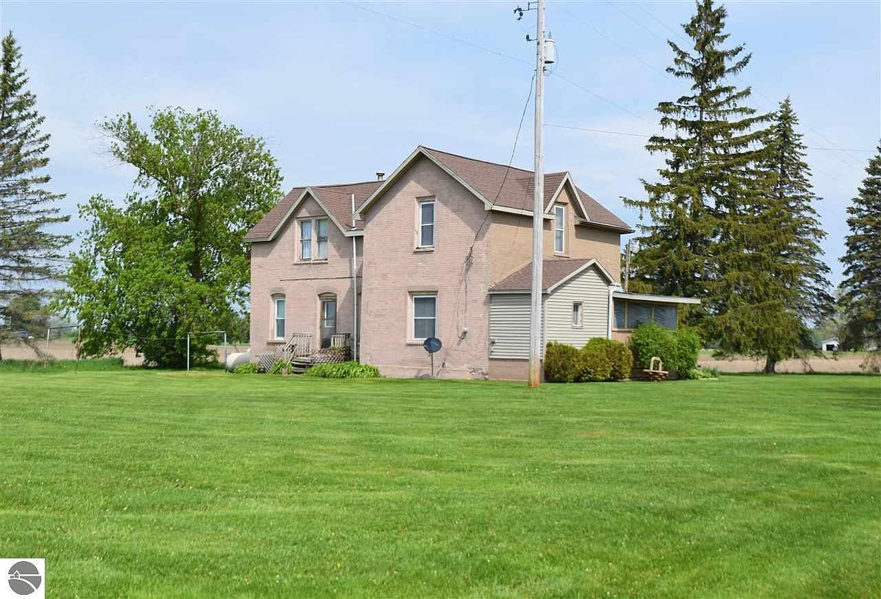 1821 N Summerton Rd, Mount Pleasant, MI 48858 Zillow