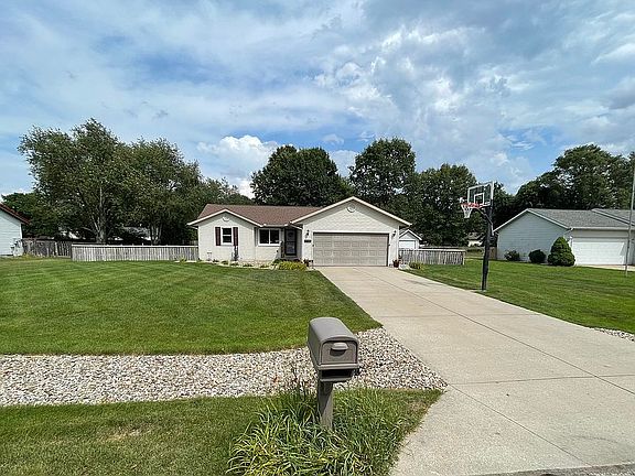 3rd image of 56824 Bellflower St