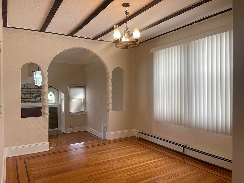 1st image of 9 Beaver Ave #1