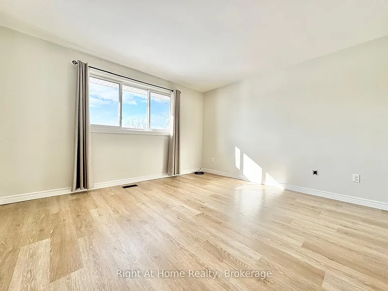 221 1st Rd E — Photo 12