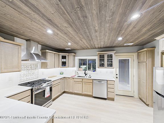 5th image of 162 Reese Dr