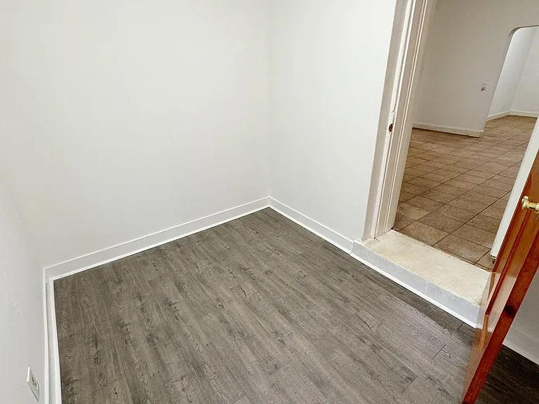 3612 S Wood St #1R — Photo 9