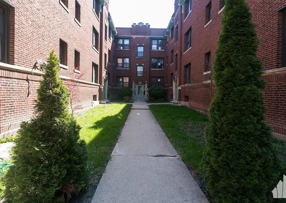 1st image of 2641 N Spaulding Ave APT 1E